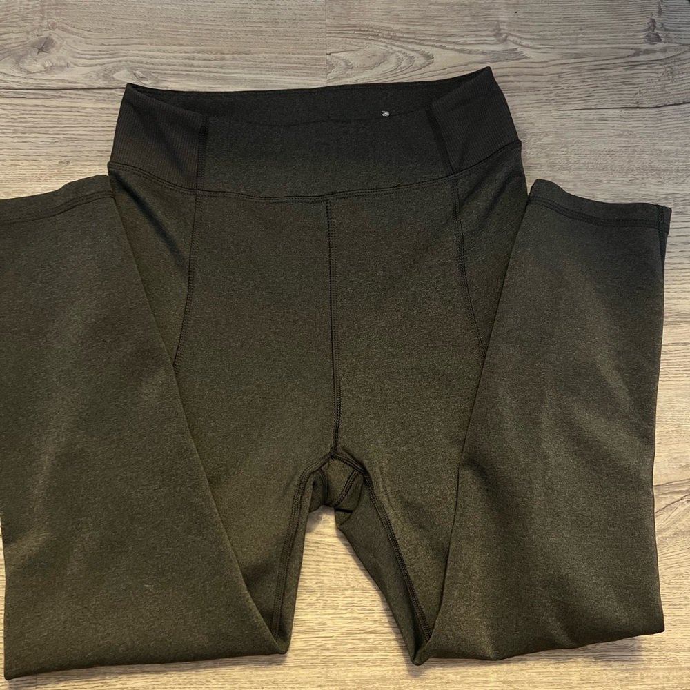 Ivy park leggings in gray. Womens size small. Capri 19 in inseam